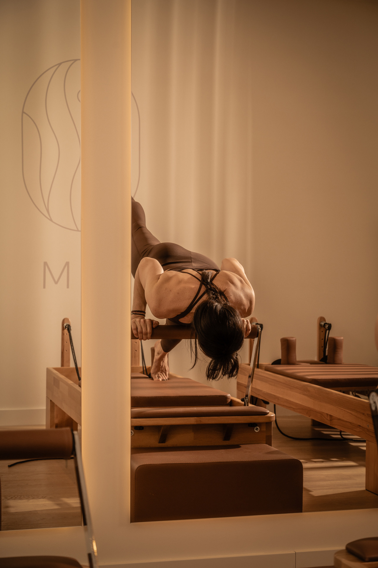 lume pilates reformer studio u beogradu na vodi - trening balans na reformeru